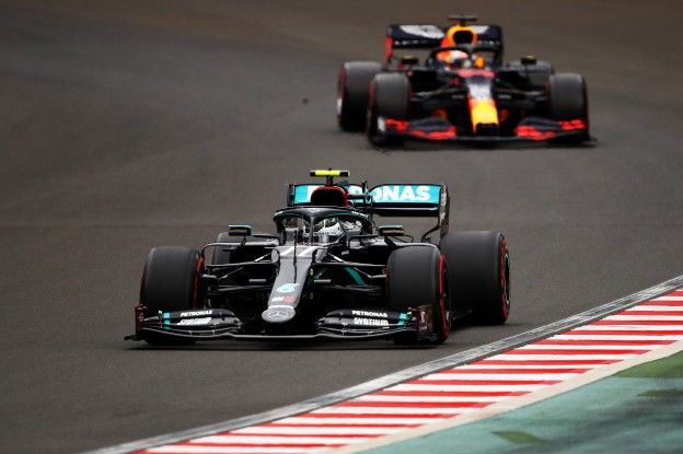 Davidson: 'Verstappen schoot als een raket langs Bottas op die zachte banden'