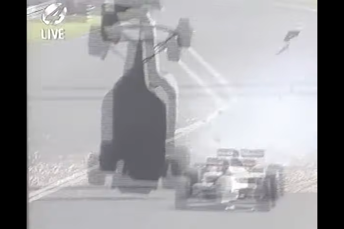 F1 Kijktip | Fittipaldi maakt salto door de lucht en finisht op drie wielen