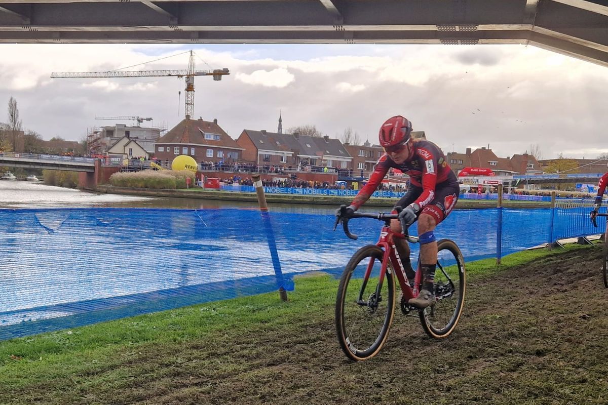 Betsema cyclocross top