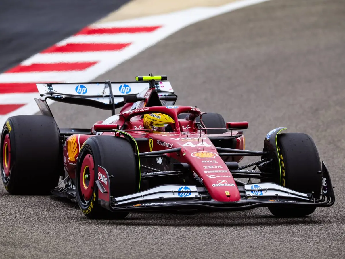 Lewis Hamilton blikt terug op eerste officiële testdag bij Ferrari: "Een ongelooflijk gevoel"