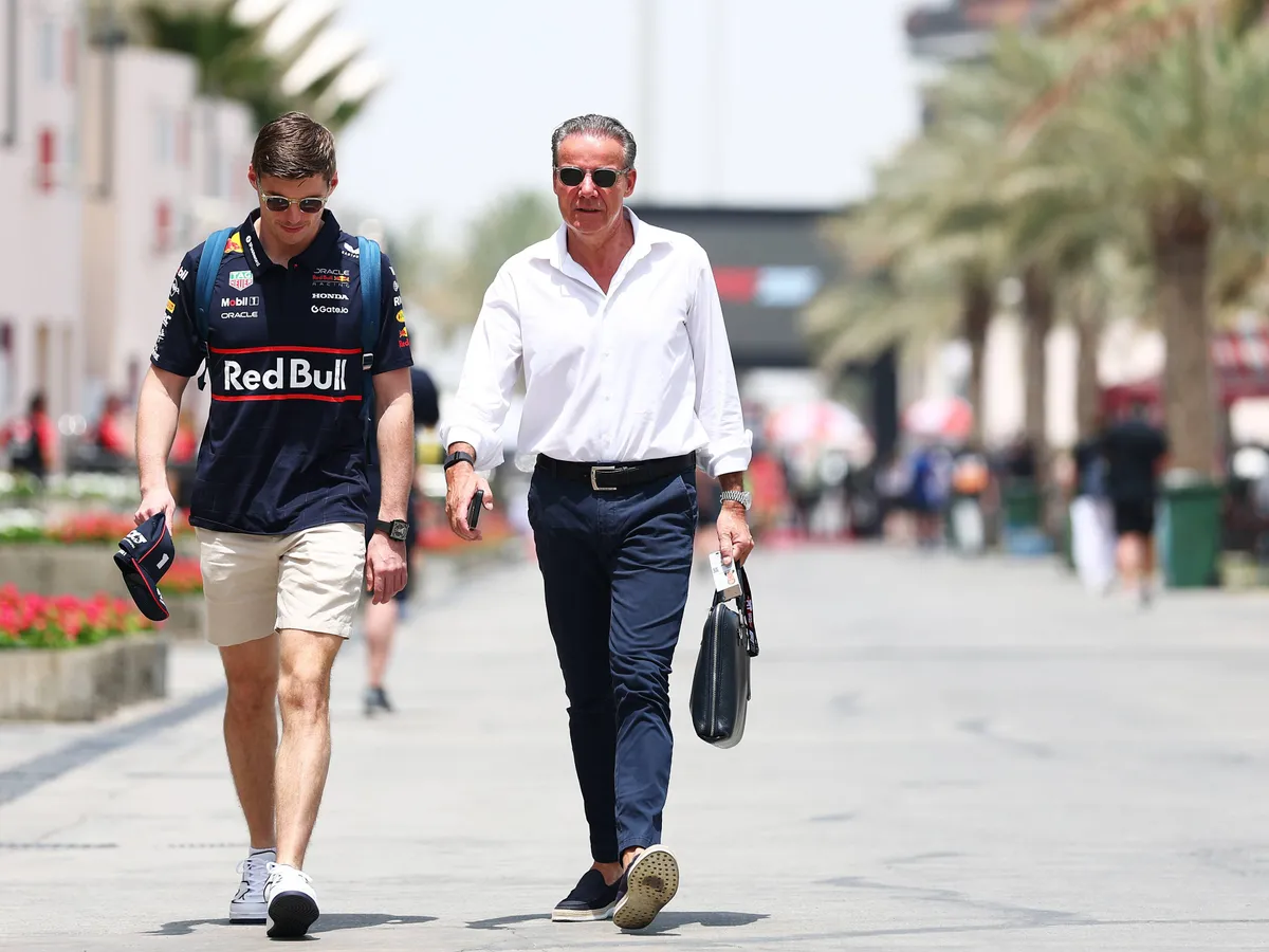 Onrust bij Red Bull: Verstappens kamp in aanvaring met Helmut Marko