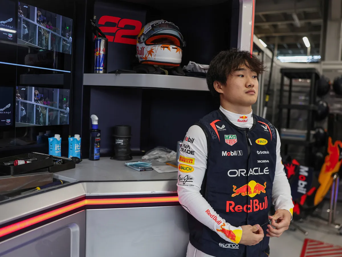 Yuki Tsunoda baalt na vroege DNF: "Er was gewoon nergens ruimte om naartoe te gaan"