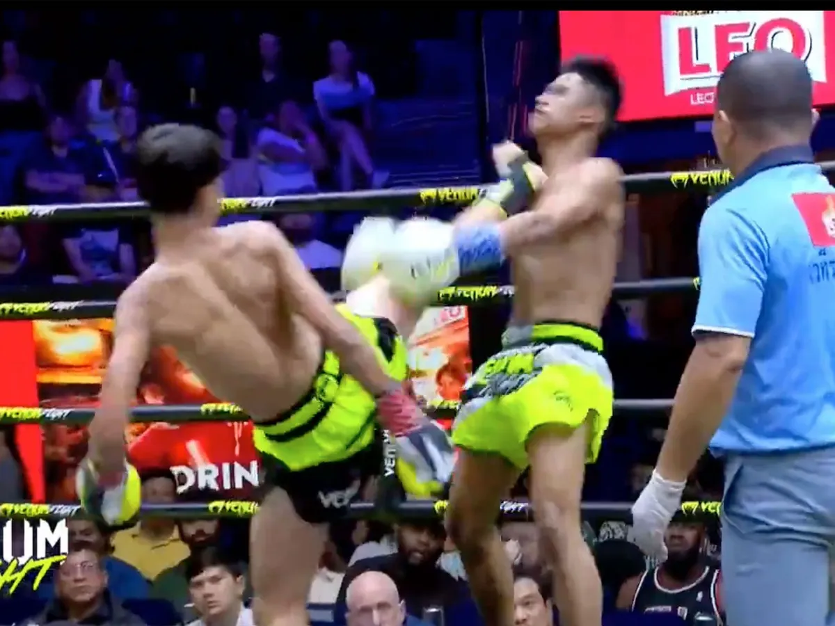 🎥  Brute Knockout: Kickbokser schopt rivaal van zijn sokken