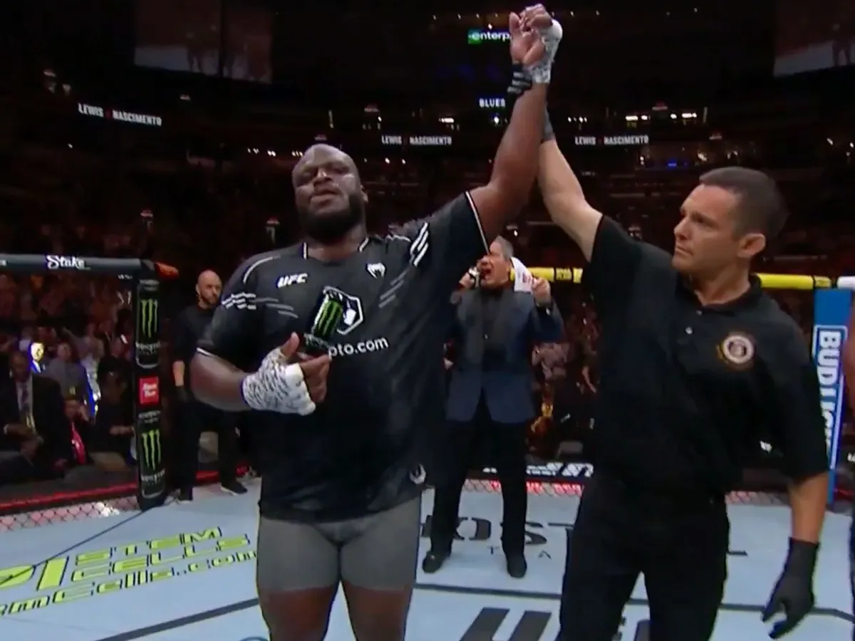 🎥 UFC gevecht Derrick Lewis eindigt in knock-out en bizarre viering