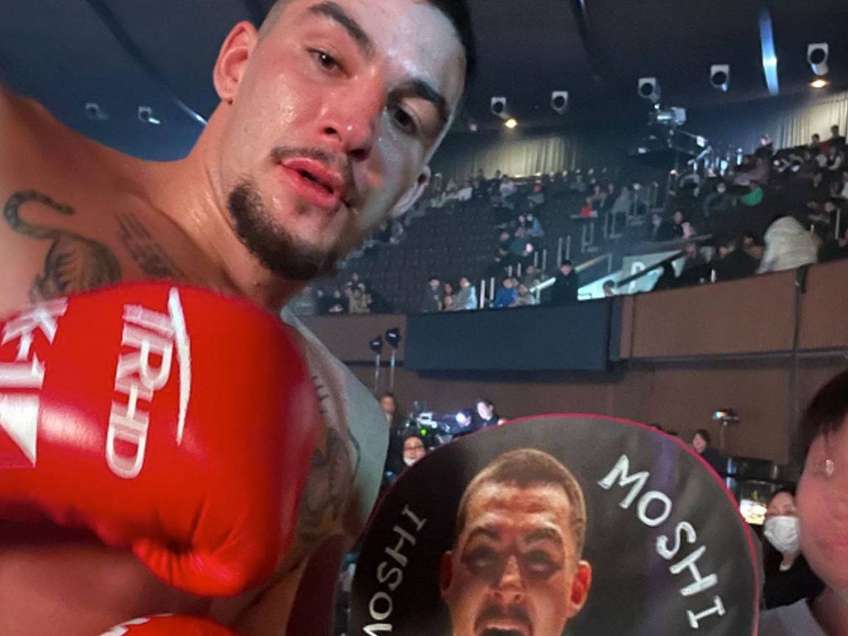 Explosieve finish! Kickbokser Thian de Vries sloopt Carlos Budiao in eerste ronde