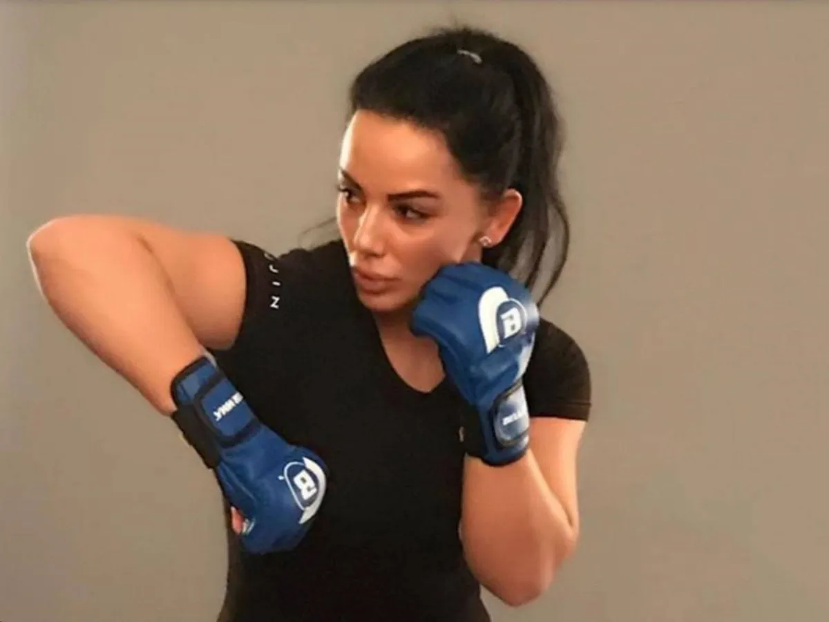 Turks-Nederlandse Hatice Özyurt vecht met blote vuisten tegen ex-kampioen - is hier verboden!