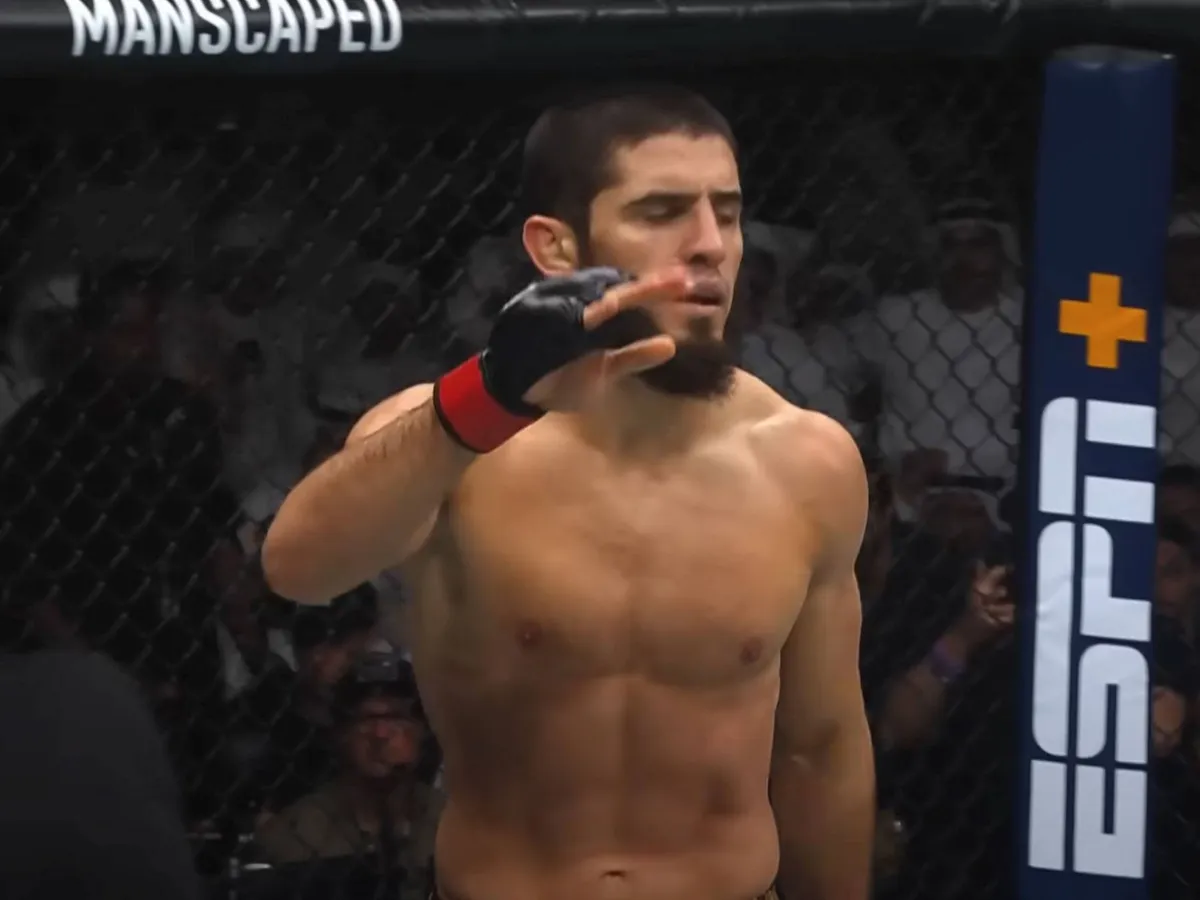 Nutteloos! UFC kampioen Makhachev moet gevecht weigeren - Dit is waarom!