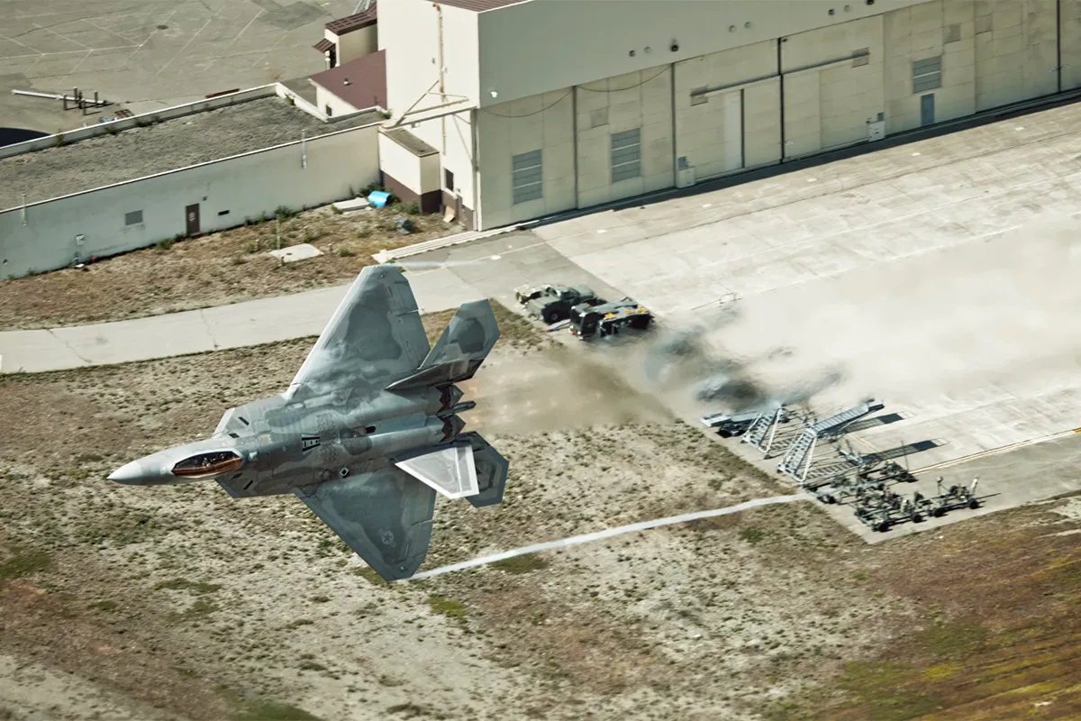 Phantom of the Raptor: Awesome beelden van F-22 Raptor gefilmd op 1000 FPS