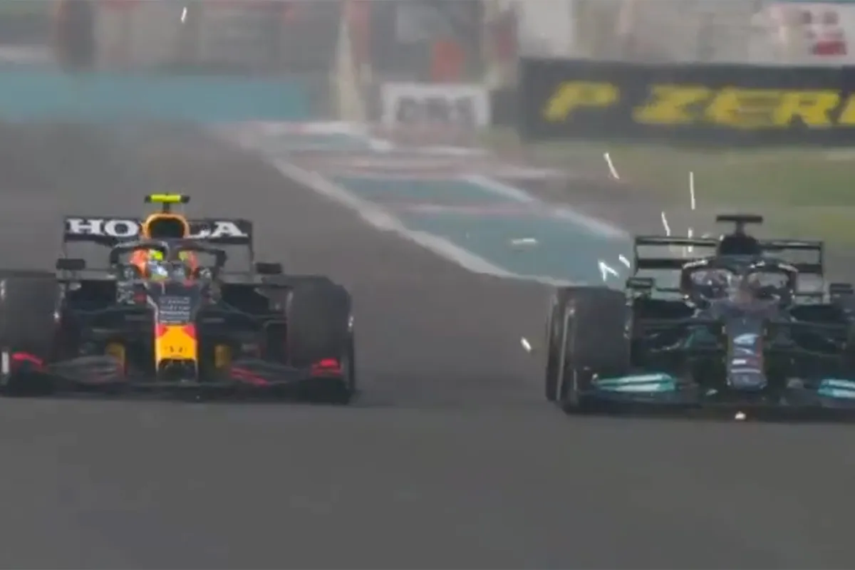 Sergio Perez helpt Max Verstappen: "Checo is a Legend!"