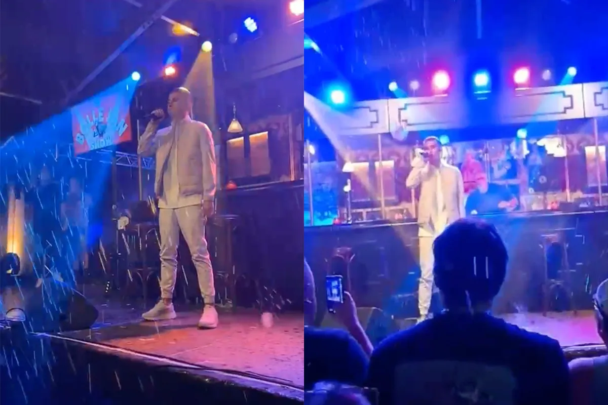 Mart Hoogkamer kreeg toch wel een flinke bierdouche op het Drentse Boerenrockfestival