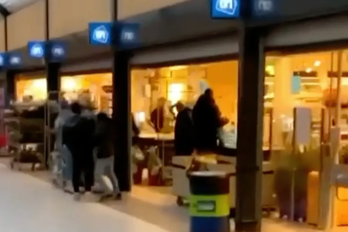 Mooi filmpje opnemen tijdens overval op Albert Heijn in Almere