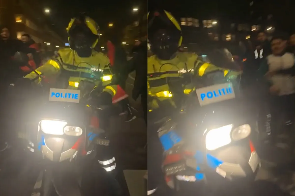 Motoragent in Amsterdam is ook eventjes niet blij dat Marokko heeft gewonnen