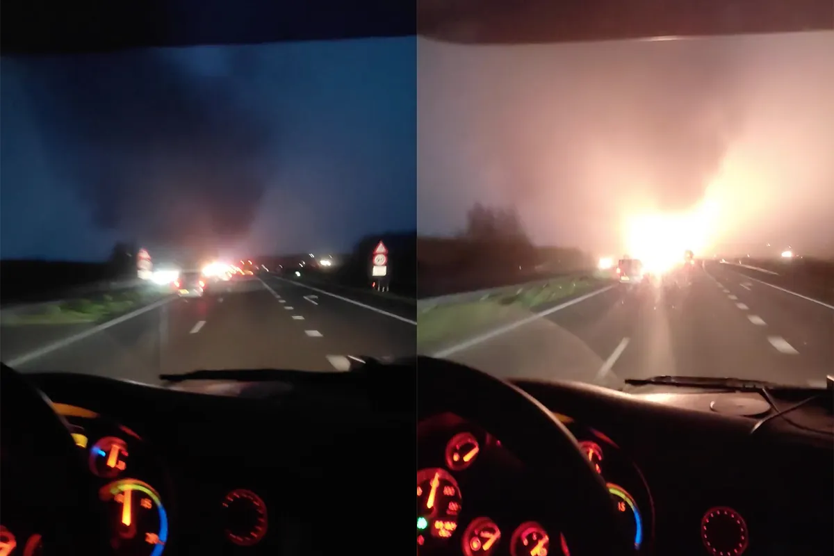 Telekraan op de A7 staat in lichterlaaie en doet 'BOEM'