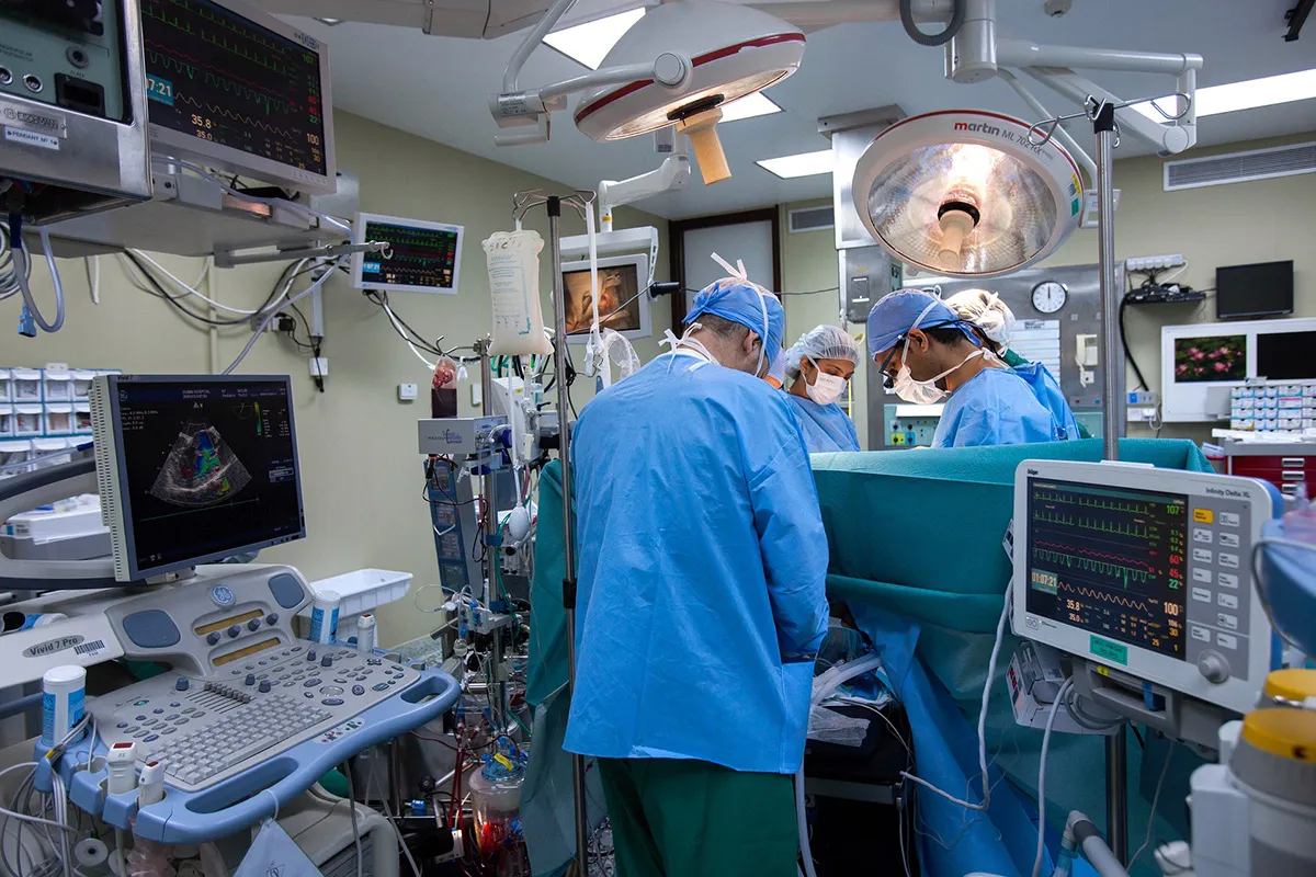 Artsen in China halen foetus van tweeling uit hoofd van 1-jarig meisje