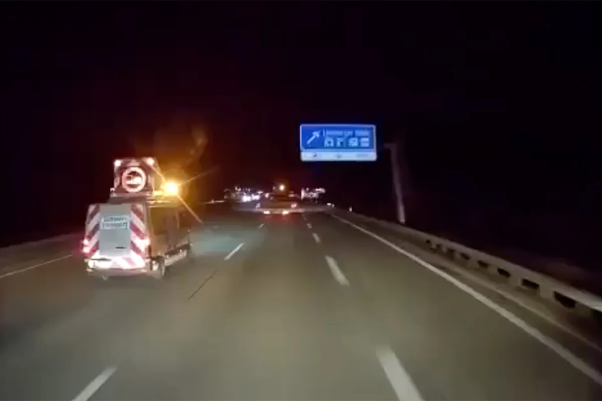 Transportbegeleider wil absoluut de weg niet delen
