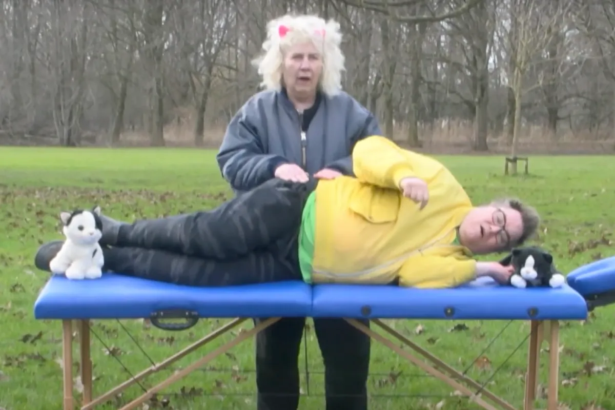 Zanger Rinus is terug met “Wil je mij wel even aaien”