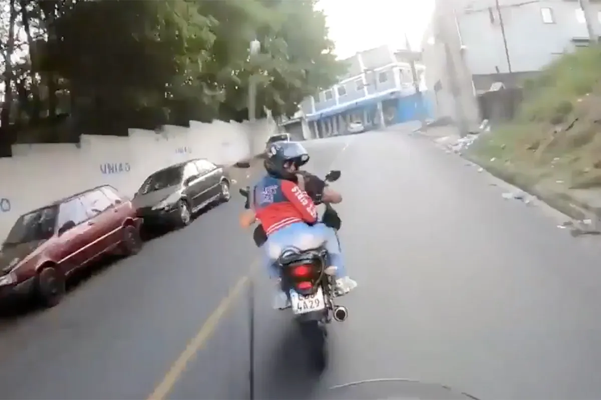 Motoragent in Braziliaanse Osasco moet alles op alles zetten in achtervolging
