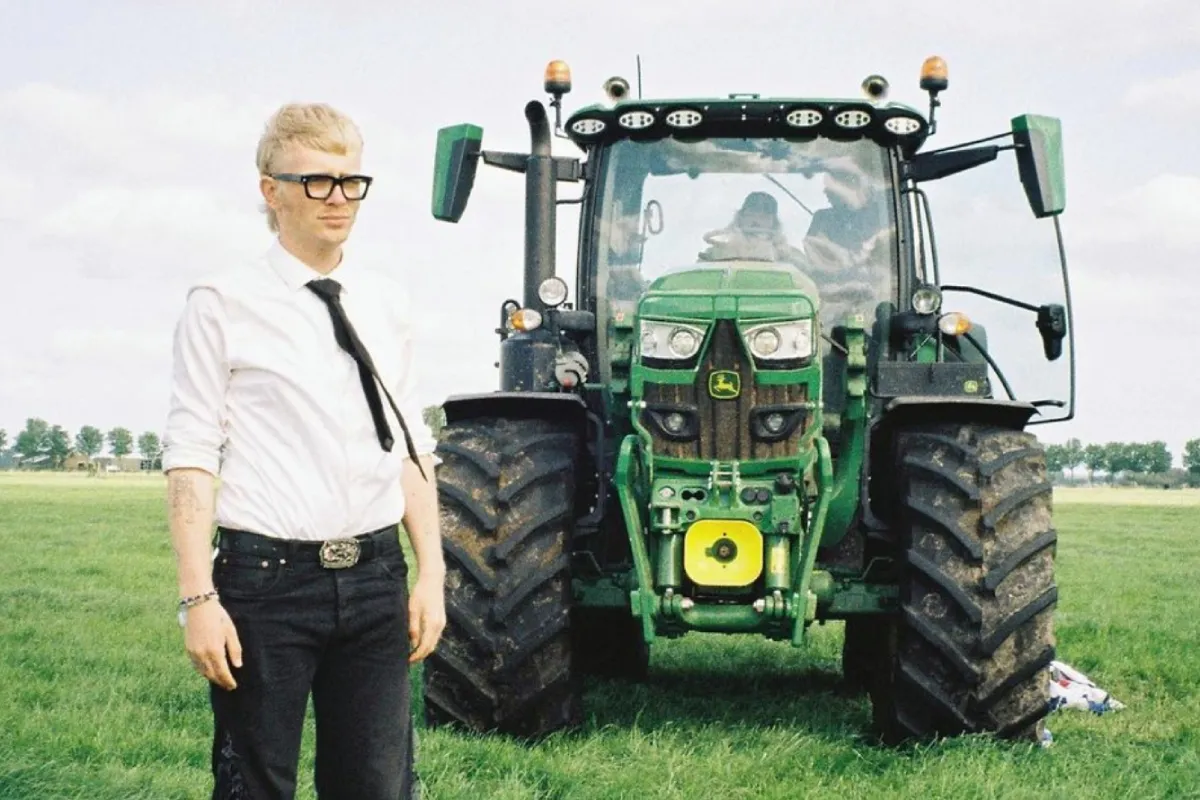 Eindelijk de videoclip voor nummer 1 hit “Friesenjung” van Joost Klein en Ski Aggu