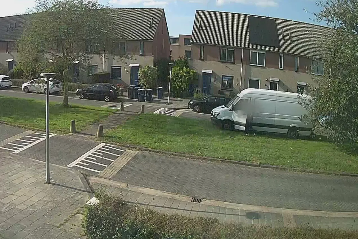 Konijntje Okkie laten inslapen, omdat PostNL-bezorger pakketje over schutting gooide
