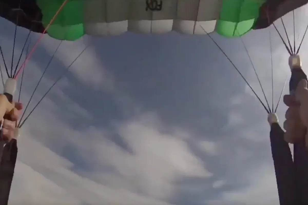 Amateur base-jumper heeft niet de landing die hij voor ogen had