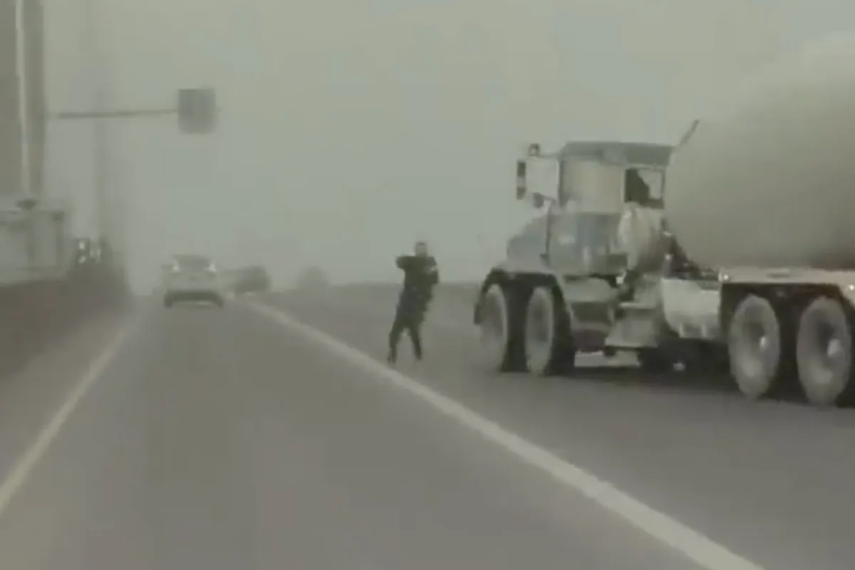 Door het oog van de naald kruipen: betonwagen in de Canadese mist