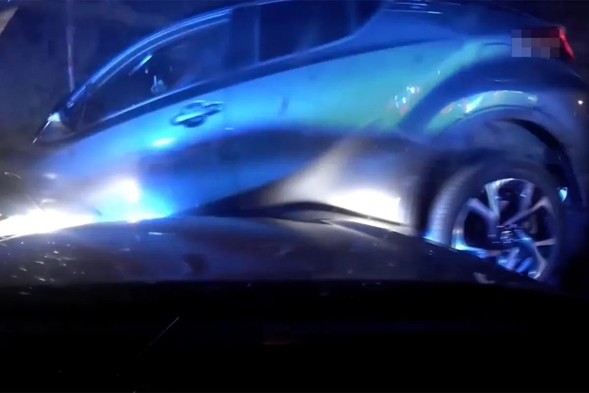Je kunt het altijd proberen: Achtervolging gestolen auto, maar verdachte wil niet stoppen