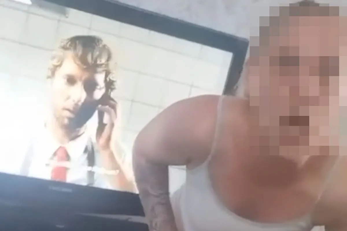 Beukende remix boze vrouw: "Ga uit mijn huis!"