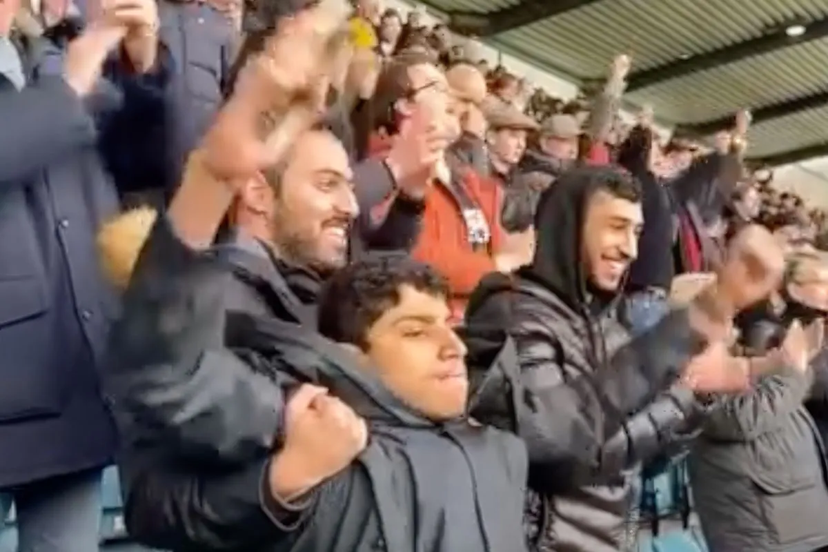 Dagje uit met je half broer naar een voetbalwedstrijd