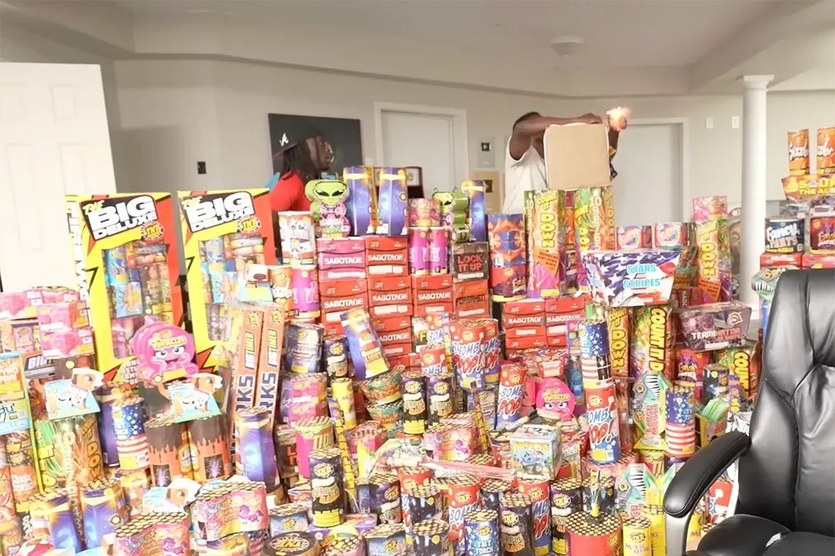 Kai Cenat en MrBeast laten livestream eindigen met een grote vuurwerkknal in huis