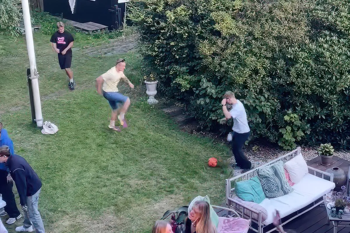 Gast zingt voortaan een toontje hoger en dat kan de dames niks schelen