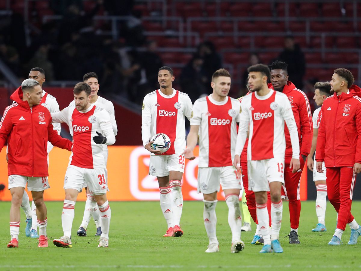 Ajax wacht tot einde transfermarkt met besluit over verhuur van Blind