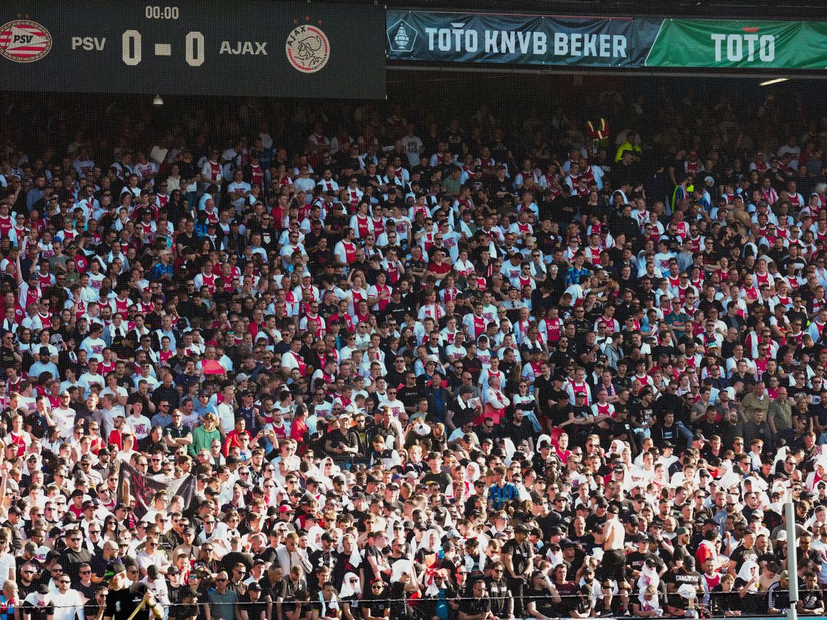 invoeren Offer bestrating Ajax krijgt 17.500 kaarten voor bekerfinale tegen PSV