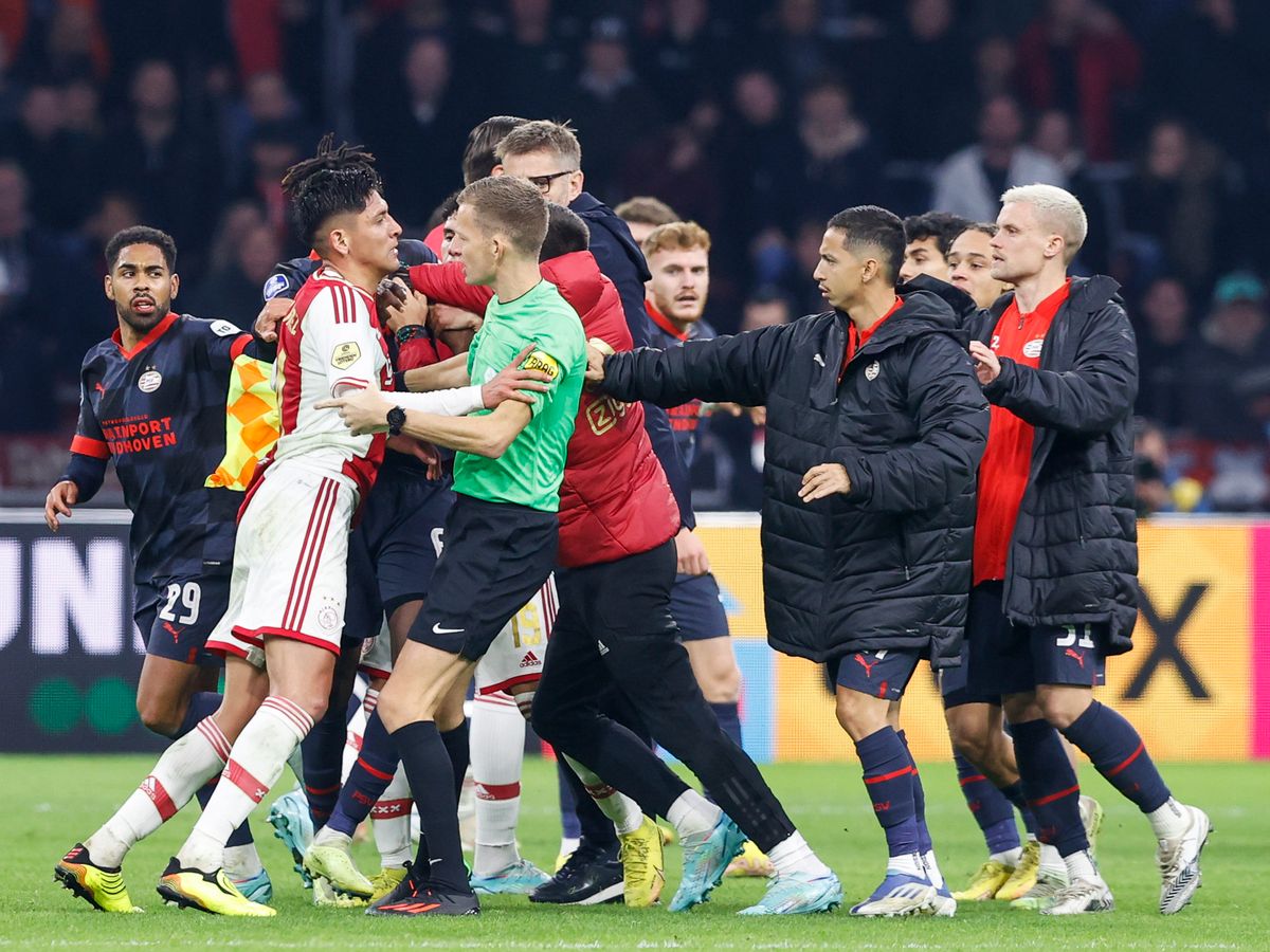 Resterend Programma: Is Ajax In Het Nadeel Ten Opzichte Van Feyenoord En Psv ?