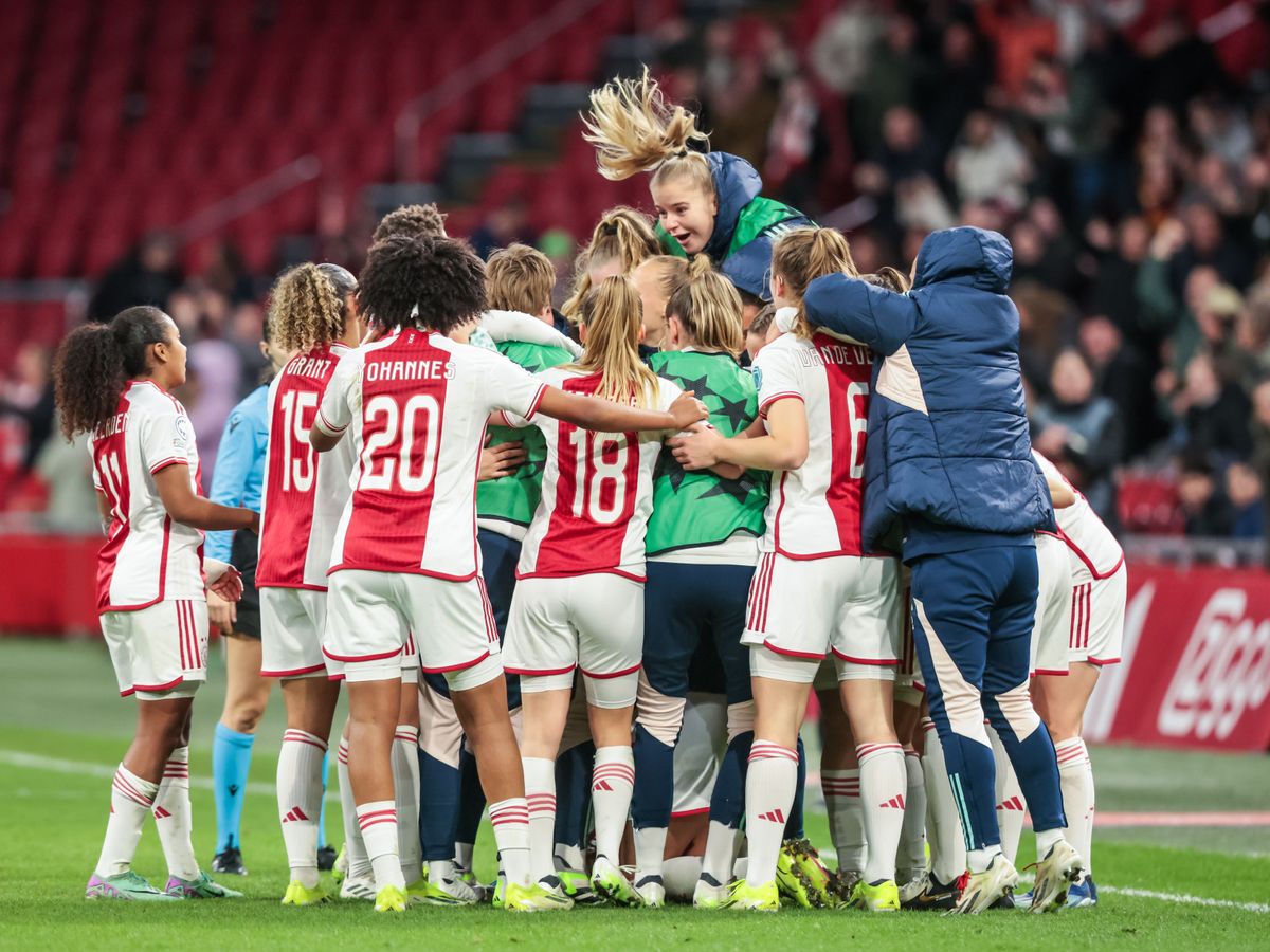 Ajax Vrouwen zetten historische prestatie neer en bereiken kwartfinale  Champions League