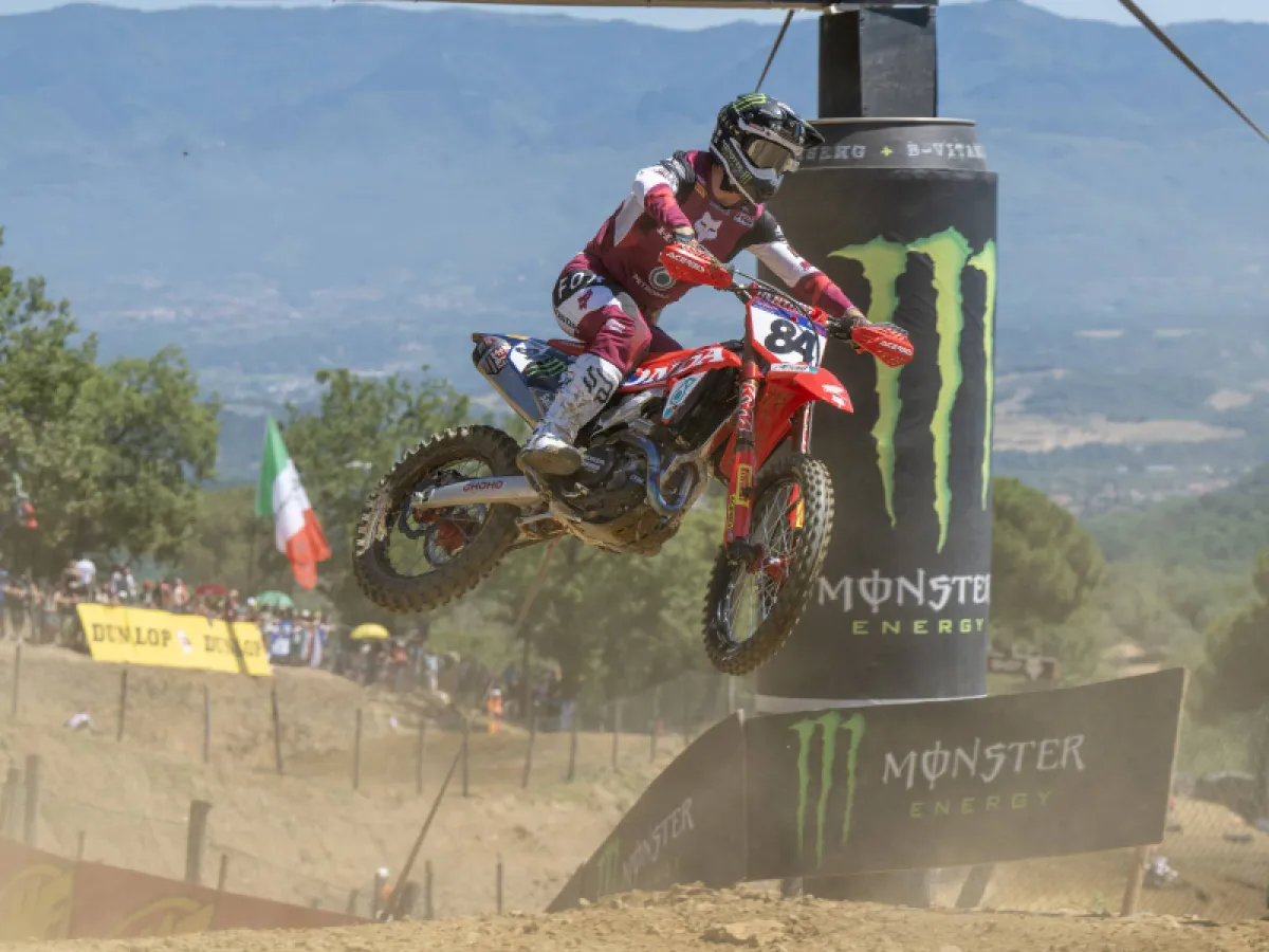 Herlings se mandó en Italia y un chileno brilló en la EMX250 de Montevarchi