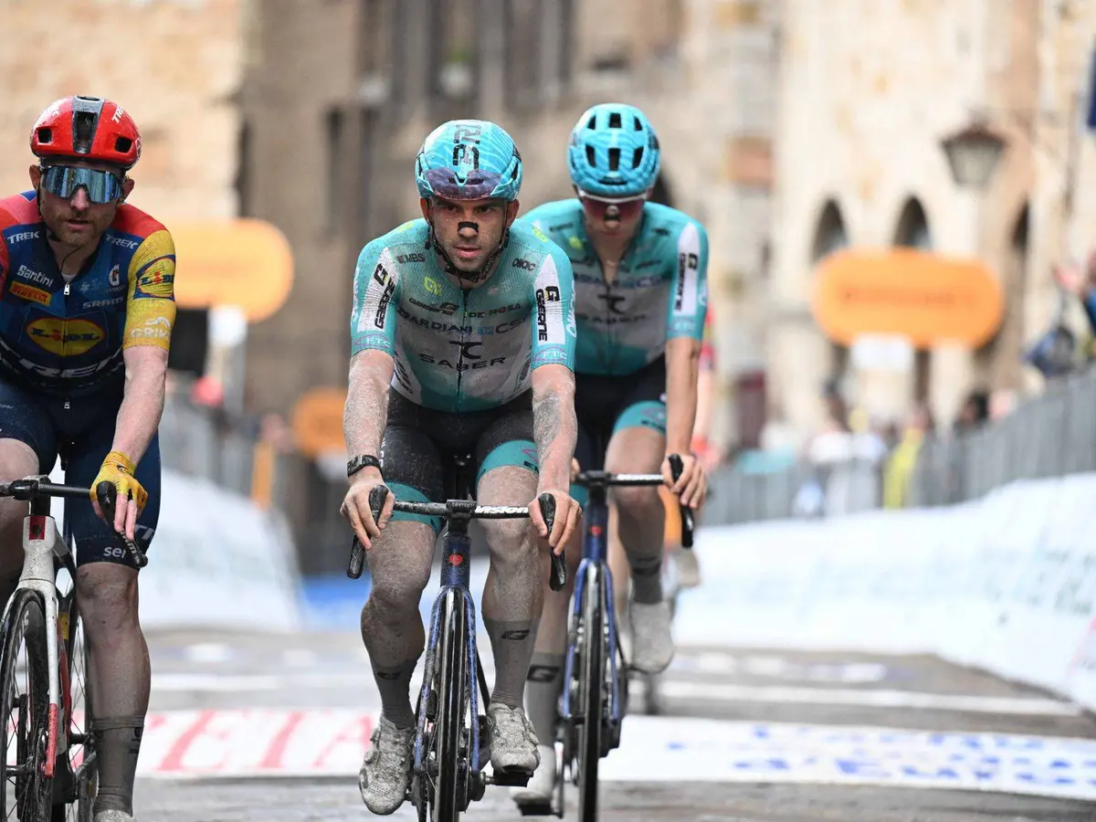 bike helmet headbutt Bern Hendrix Looking for an urban commuting lid that doesnt leave you sweaty Team GB star suffers horrific
