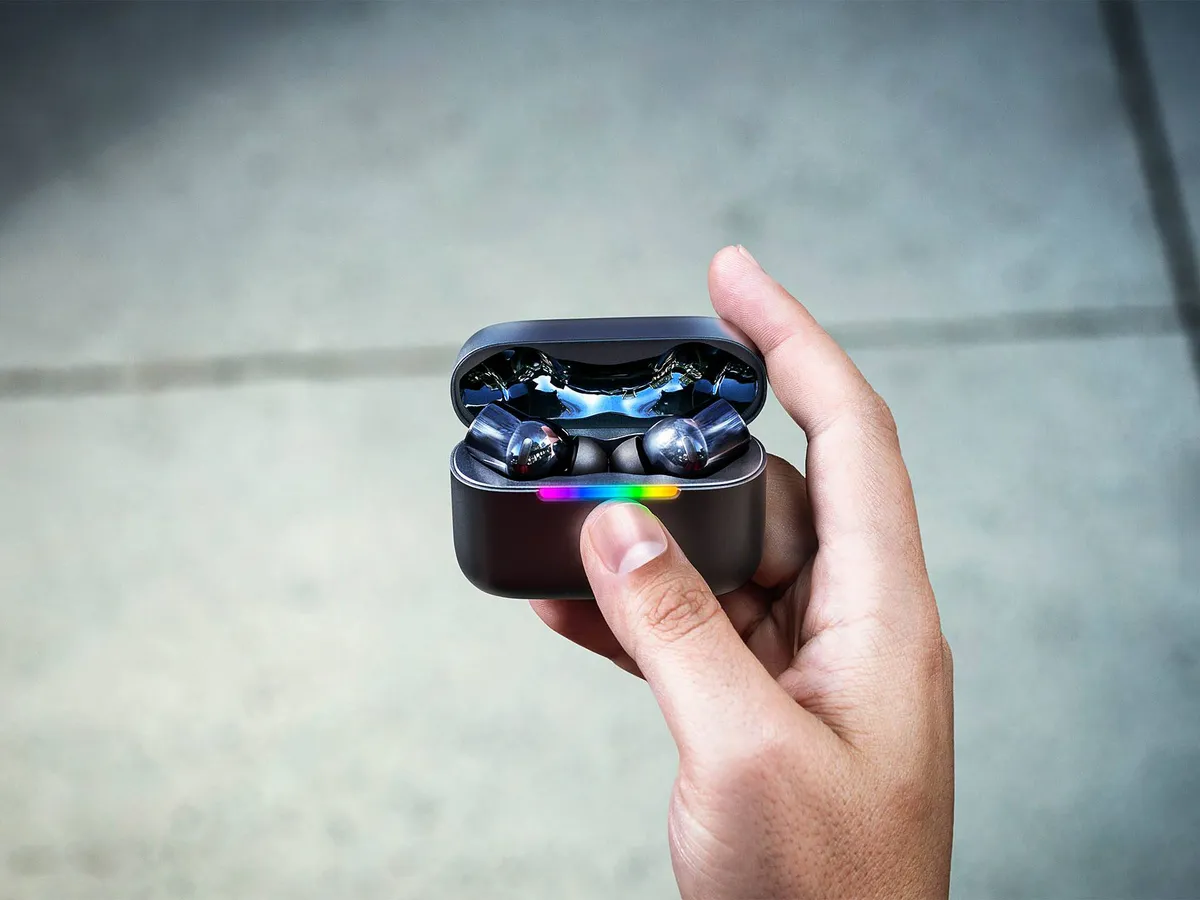 Razer Hammerhead V3 HyperSpeed: 40 uur batterij en slimme oplaadcase
