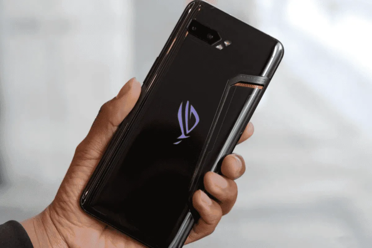 ASUS ROG Phone II gets Android 11 while newer phones get