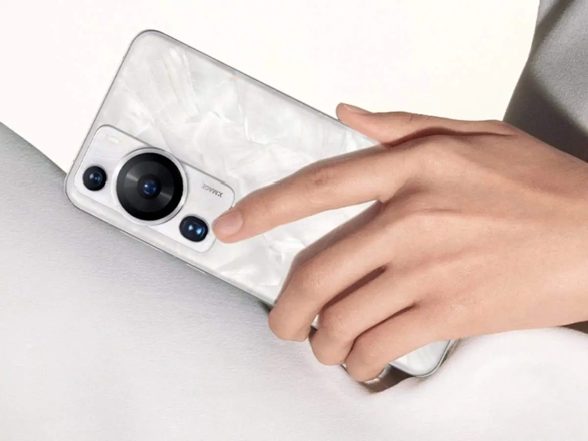 p60-pro-back-in-hand.jpg@webp