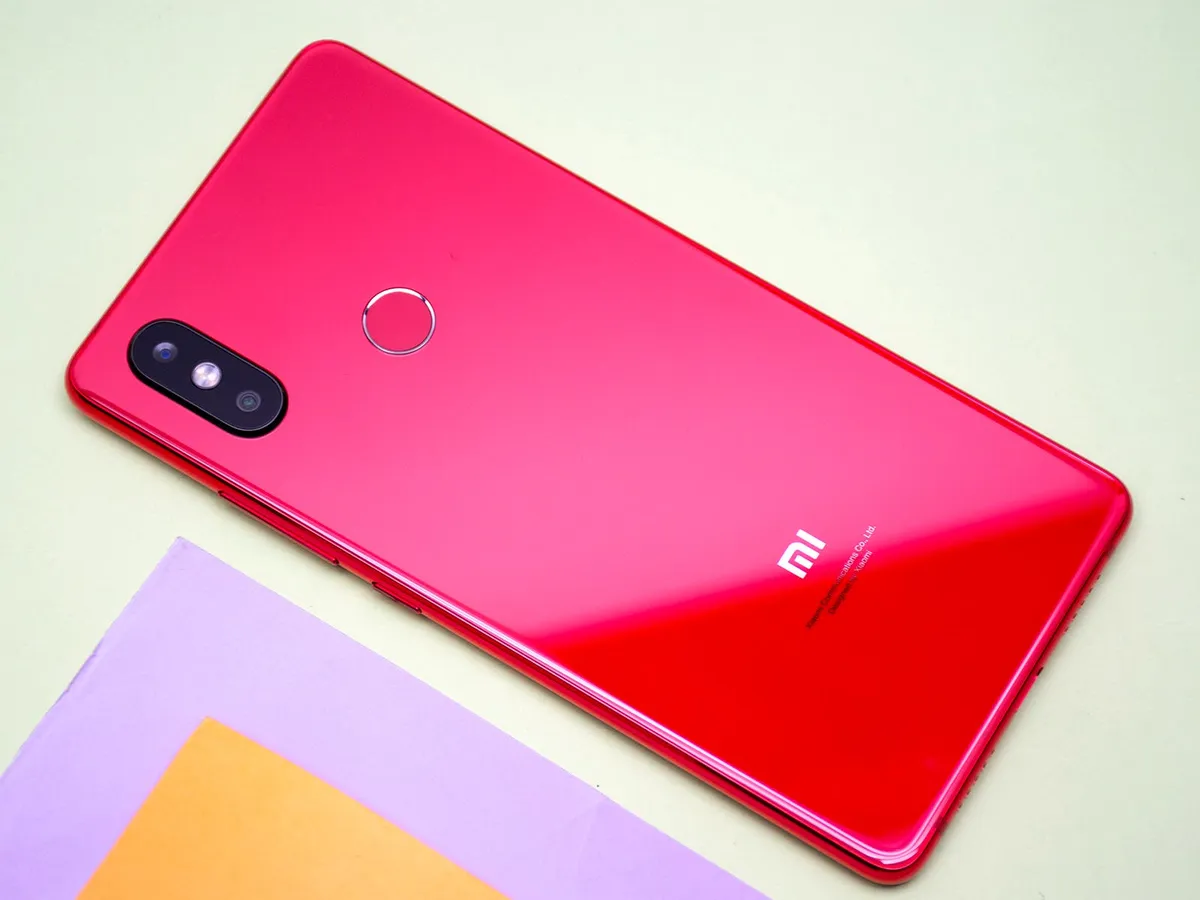 xiaomi mi8 SE　レッド xiaomi-mi8-se-5-88-inch-4gb-