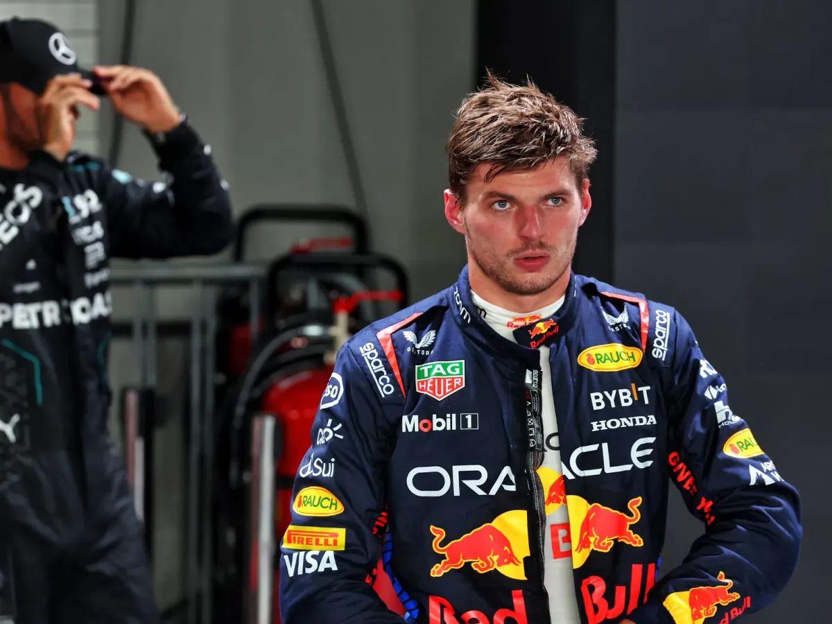 F1 really shows itself to be a circus in Singapore, with Verstappen the  headline act