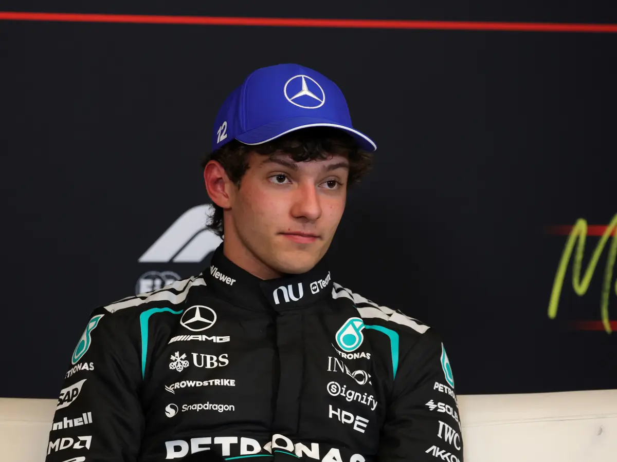 Kimi Antonelli disagrees with Russell after Canada contact