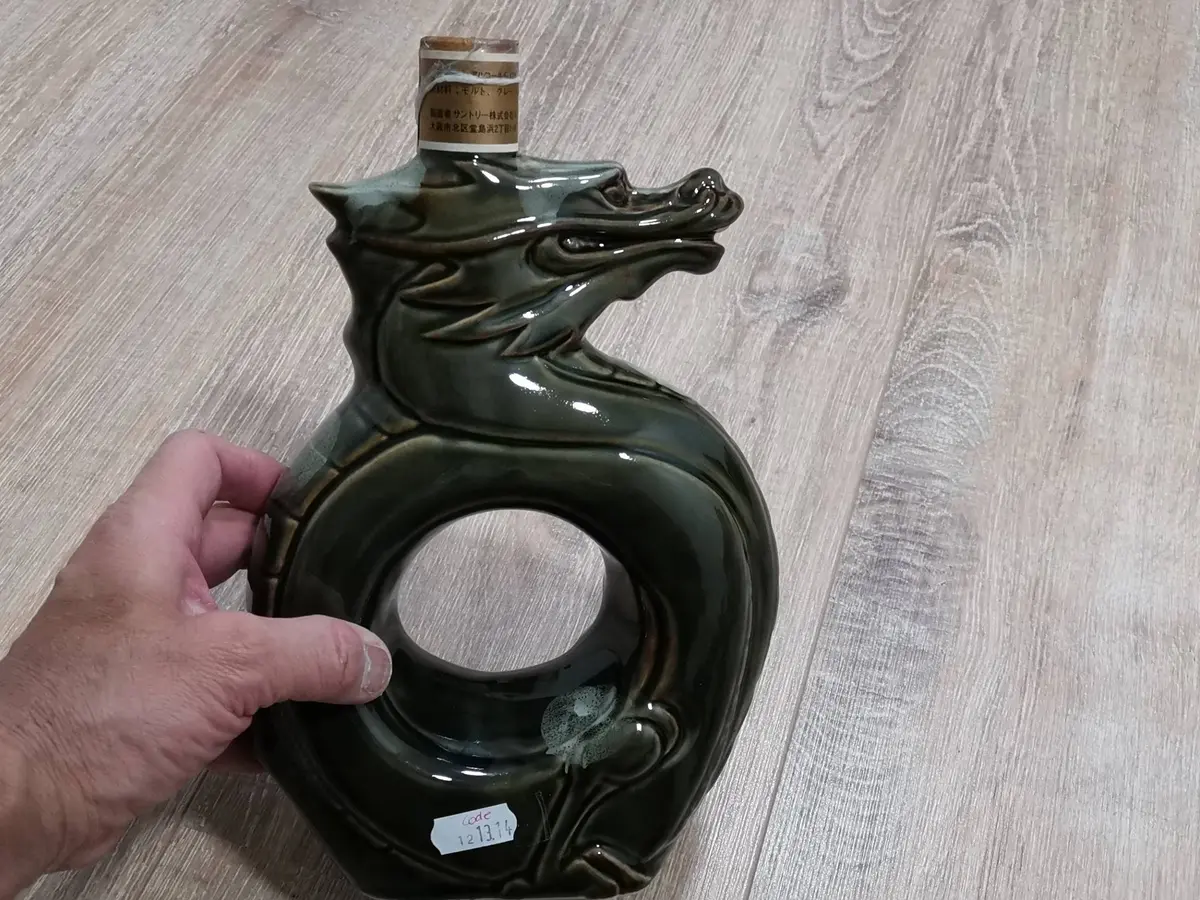suntory-drakenfles-simon.jpg@webp