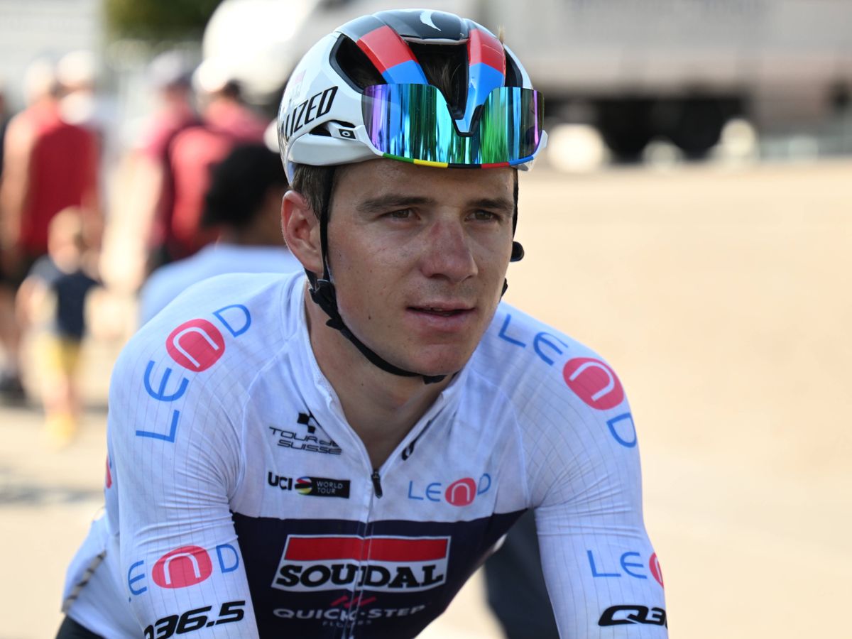 Vuelta white jersey 2025