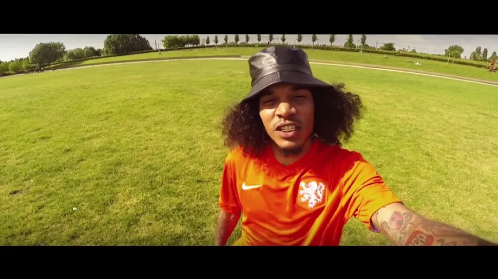 Video: Digitzz rapt 32 barz voor het WK en de BBC