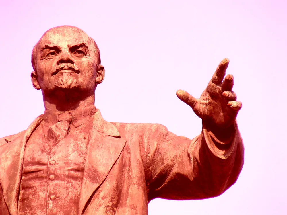 Jonge SP'ers herdenken 151e verjaardag van massamoordenaar Vladimir Lenin: 'Een belangrijke inspiratiebron!'