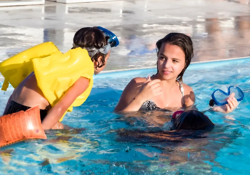Rechter: Hilversums zwembad hoeft ouders niet te controleren op coronapas, zolang het gaat om zwemles