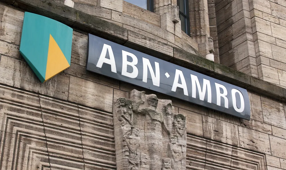 Radicale Woke-bank ABN Amro promoot de vernietiging van het gezin