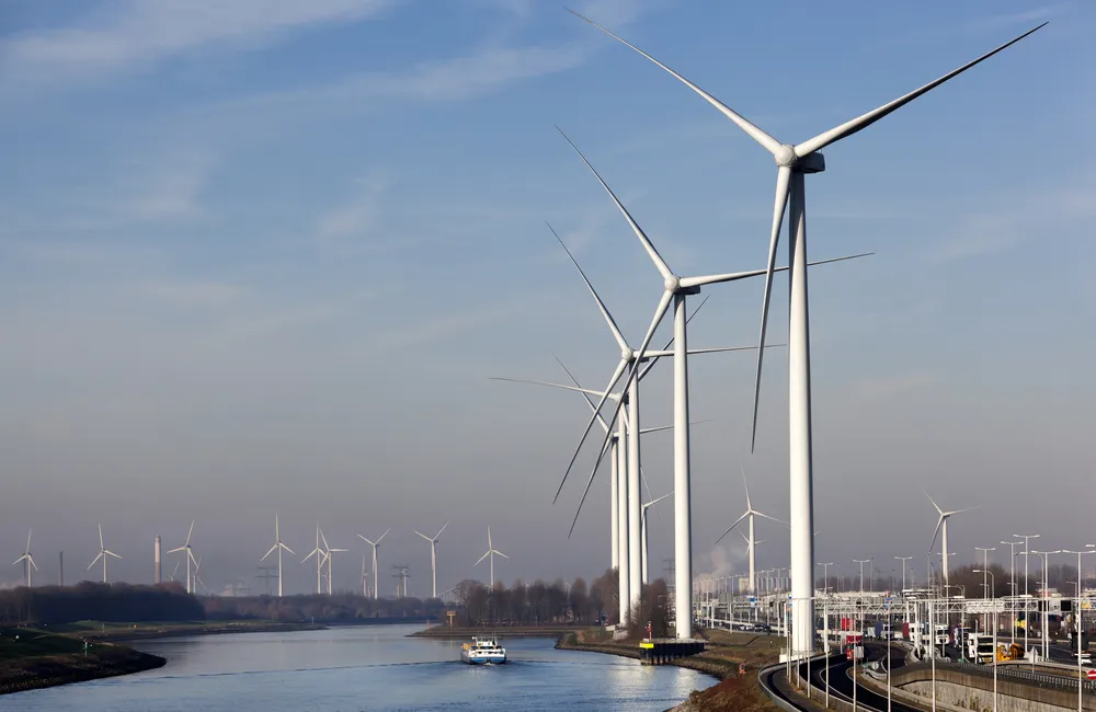 GroenLinks-wethouder laat Amsterdammers voelen wat GroenLinks-stem betekent: windmolens komen er alsnog