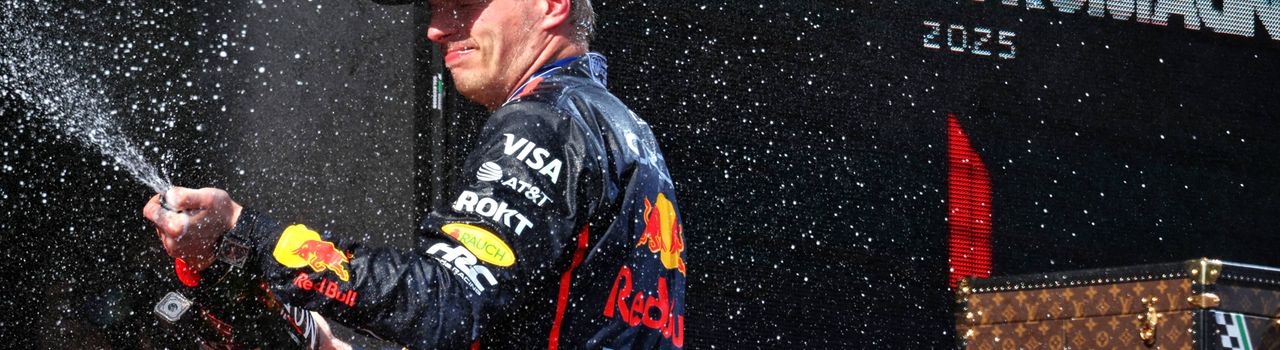 Verstappen célèbre sa deuxième victoire de la saison au Grand Prix d'Emilie-Romagne